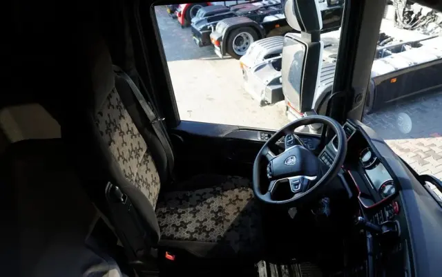 SCANIA R 650 / V8 / 6x4 / HYDRAULIKA /  DMC: 100.000 KG / I-PARK COOL / 3 OSIOWY CIĄGNIK SIODŁOWY / OPONY 100% 