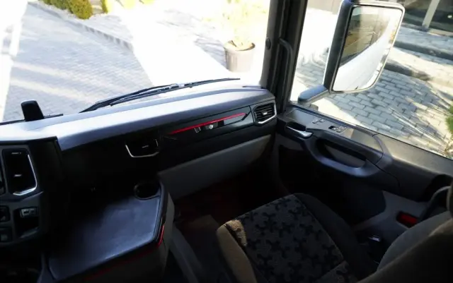 SCANIA R 650 / V8 / 6x4 / HYDRAULIKA /  DMC: 100.000 KG / I-PARK COOL / 3 OSIOWY CIĄGNIK SIODŁOWY / OPONY 100% 