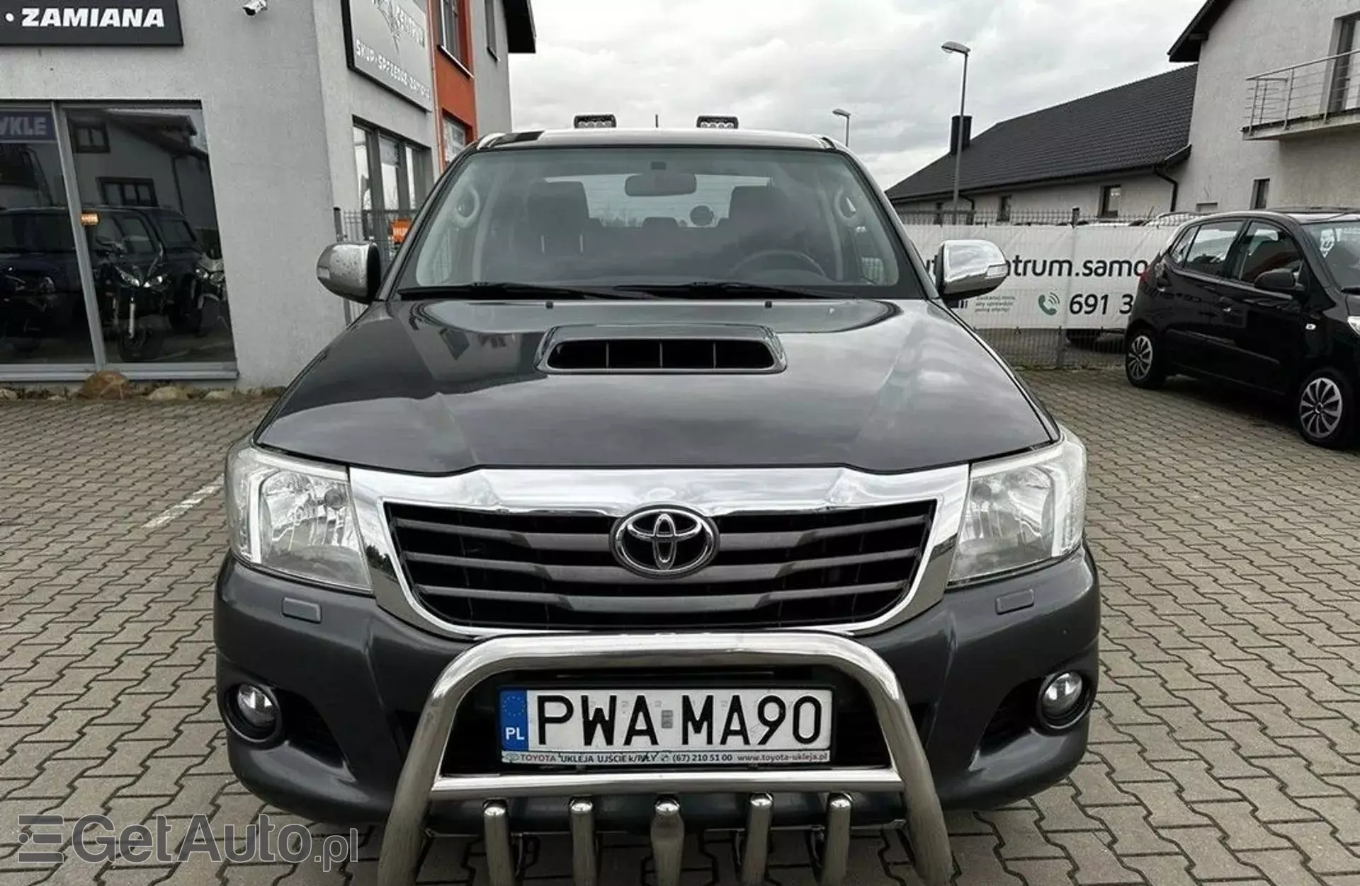 TOYOTA Hilux 