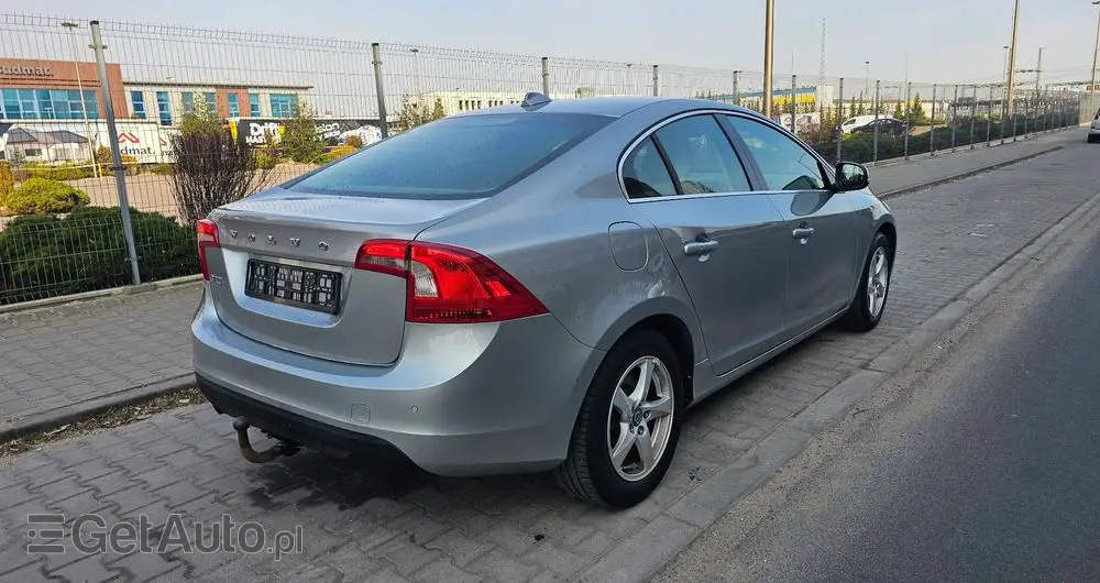 VOLVO S60 DRIVe Summum