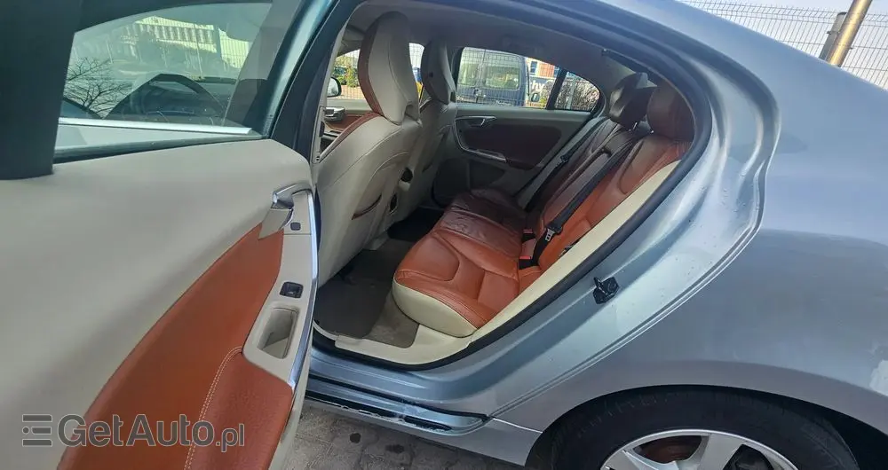 VOLVO S60 DRIVe Summum