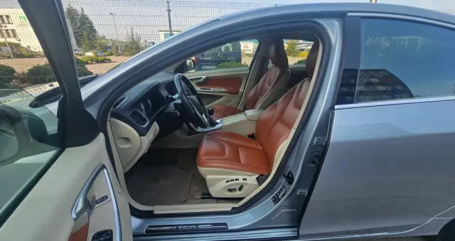 VOLVO S60 DRIVe Summum