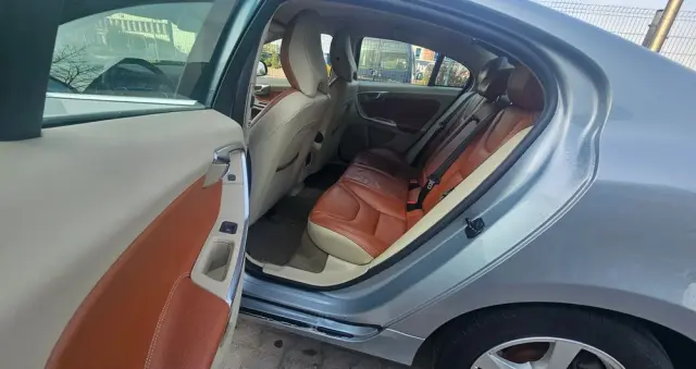 VOLVO S60 DRIVe Summum