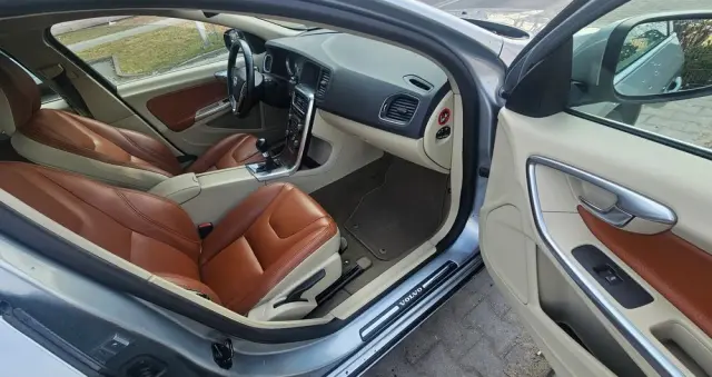 VOLVO S60 DRIVe Summum