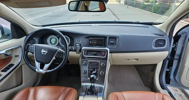 VOLVO S60 DRIVe Summum