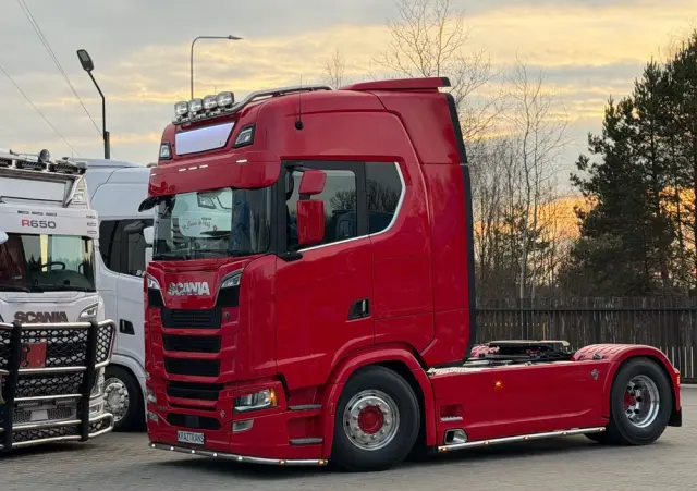 SCANIA 580s Scania z Niemiec ASO kontrakt serwisowy idealny stan v8 4x2 