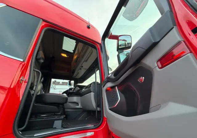 SCANIA 580s Scania z Niemiec ASO kontrakt serwisowy idealny stan v8 4x2 