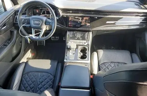 AUDI SQ7 