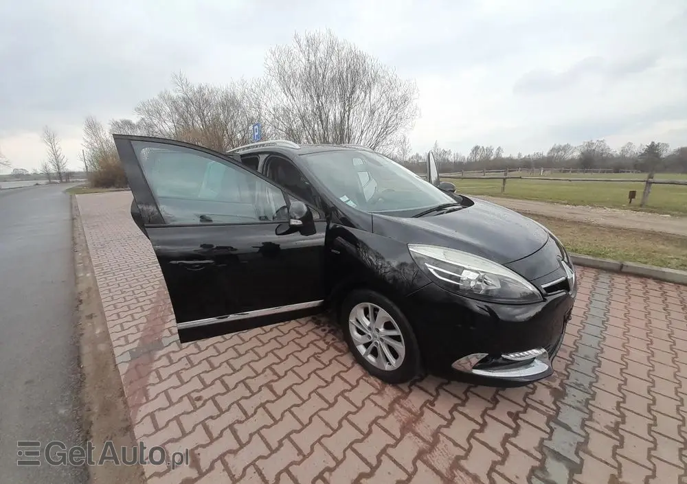 RENAULT Grand Scenic DCi 110 EDC Bose Edition