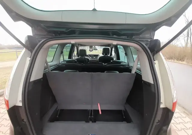 RENAULT Grand Scenic DCi 110 EDC Bose Edition