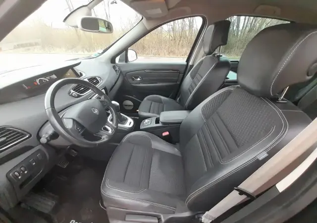 RENAULT Grand Scenic DCi 110 EDC Bose Edition