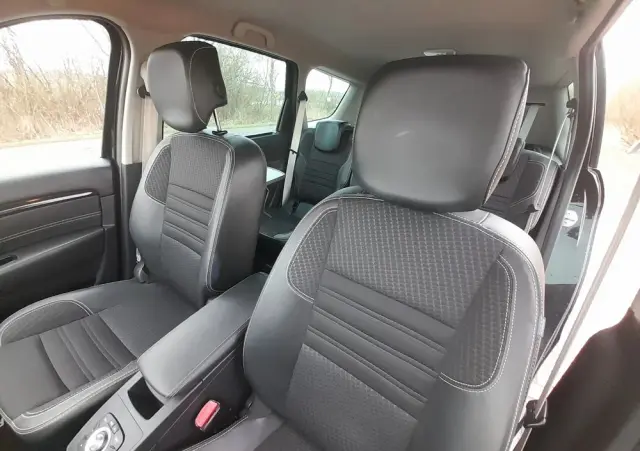 RENAULT Grand Scenic DCi 110 EDC Bose Edition