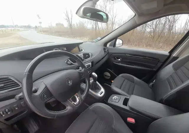 RENAULT Grand Scenic DCi 110 EDC Bose Edition