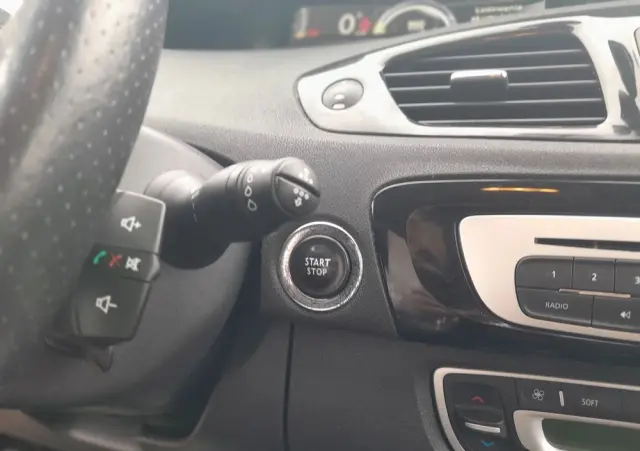 RENAULT Grand Scenic DCi 110 EDC Bose Edition