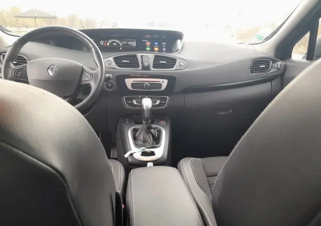RENAULT Grand Scenic DCi 110 EDC Bose Edition