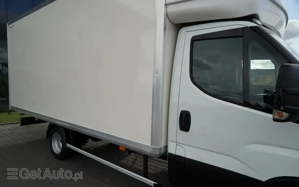 IVECO DAILY 35-180 / KONTENER / AUTOMAT HI-MATIC  / BLIŹNIAK / 2022 / SPROWADZONY 