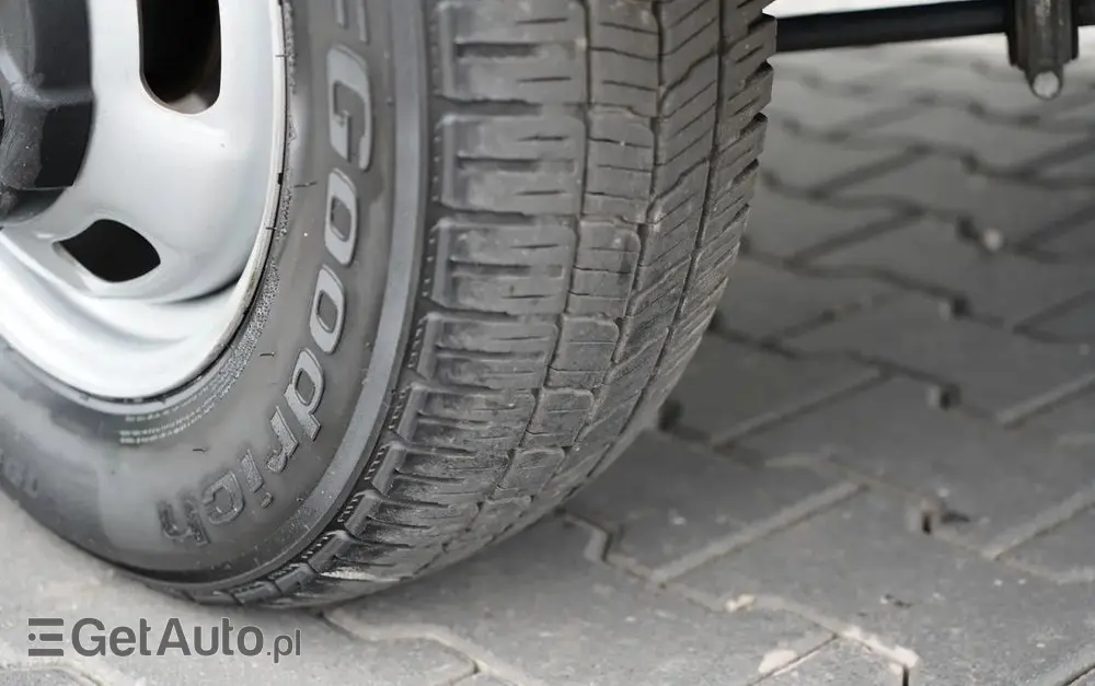 IVECO DAILY 35-180 / KONTENER / AUTOMAT HI-MATIC  / BLIŹNIAK / 2022 / SPROWADZONY 