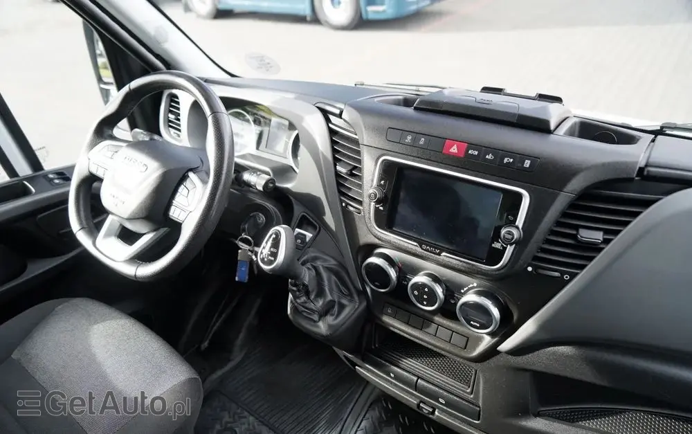 IVECO DAILY 35-180 / KONTENER / AUTOMAT HI-MATIC  / BLIŹNIAK / 2022 / SPROWADZONY 