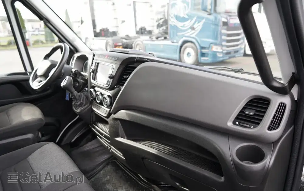 IVECO DAILY 35-180 / KONTENER / AUTOMAT HI-MATIC  / BLIŹNIAK / 2022 / SPROWADZONY 