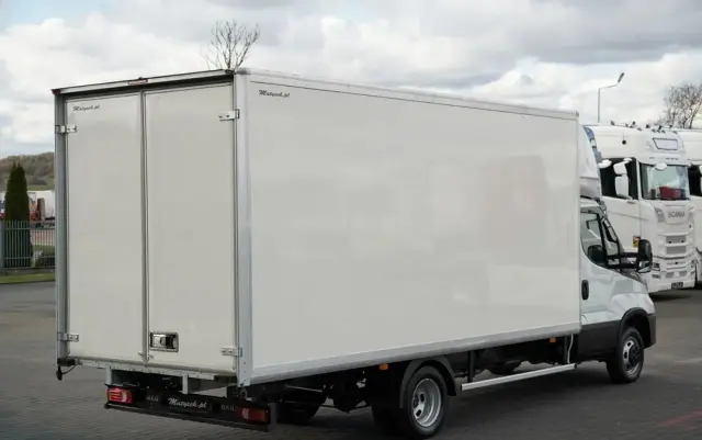 IVECO DAILY 35-180 / KONTENER / AUTOMAT HI-MATIC  / BLIŹNIAK / 2022 / SPROWADZONY 