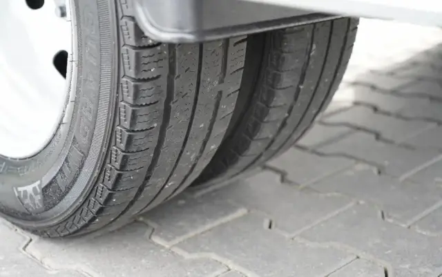 IVECO DAILY 35-180 / KONTENER / AUTOMAT HI-MATIC  / BLIŹNIAK / 2022 / SPROWADZONY 