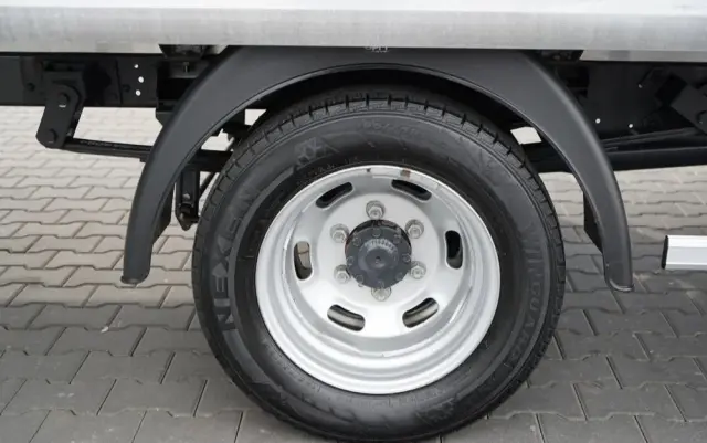 IVECO DAILY 35-180 / KONTENER / AUTOMAT HI-MATIC  / BLIŹNIAK / 2022 / SPROWADZONY 