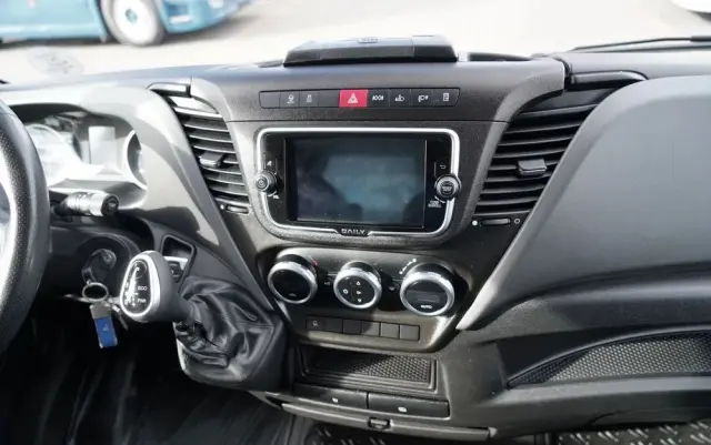 IVECO DAILY 35-180 / KONTENER / AUTOMAT HI-MATIC  / BLIŹNIAK / 2022 / SPROWADZONY 