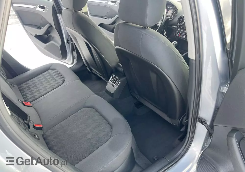 AUDI A3 1.6 TDI clean diesel Attraction S tronic