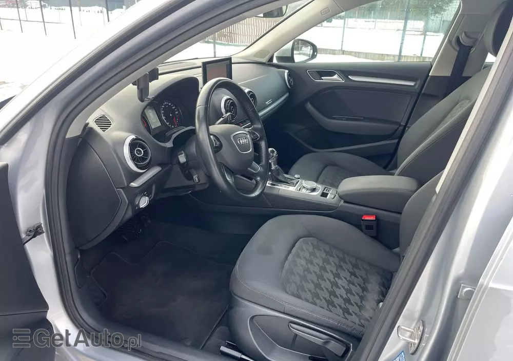 AUDI A3 1.6 TDI clean diesel Attraction S tronic