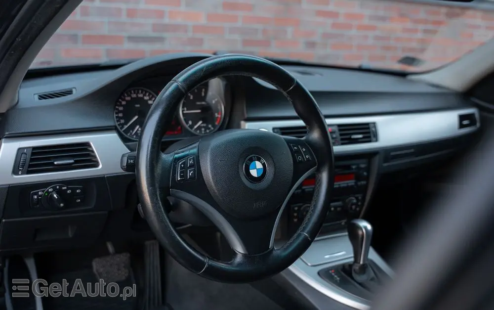 BMW Seria 3 320d DPF Edition Exclusive