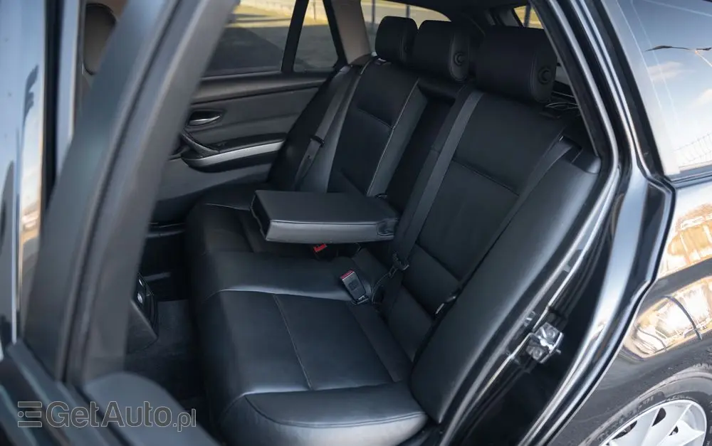 BMW Seria 3 320d DPF Edition Exclusive