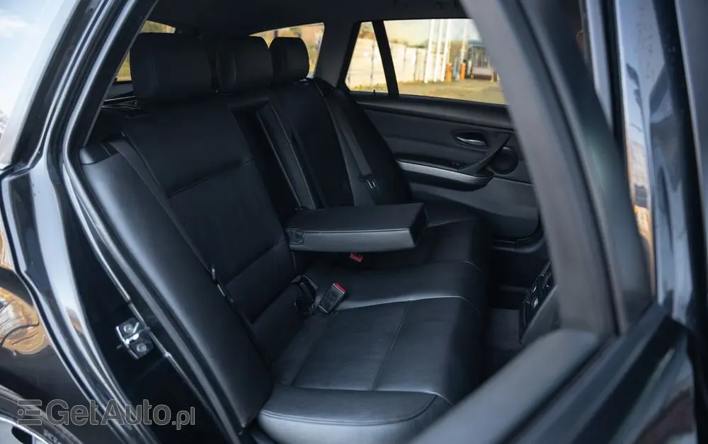 BMW Seria 3 320d DPF Edition Exclusive