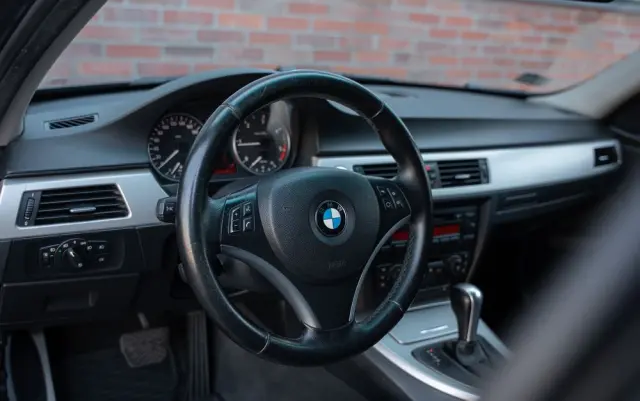 BMW Seria 3 320d DPF Edition Exclusive