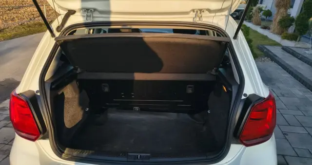 VOLKSWAGEN Polo 1.0 Trendline Perfectline