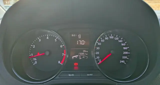 VOLKSWAGEN Polo 1.0 Trendline Perfectline