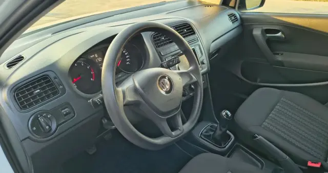 VOLKSWAGEN Polo 1.0 Trendline Perfectline