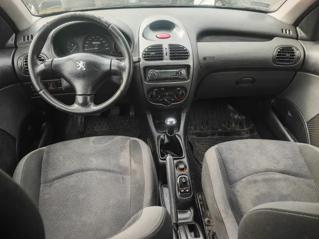 PEUGEOT 206 