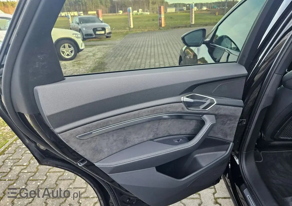 AUDI E-tron 50 Quattro