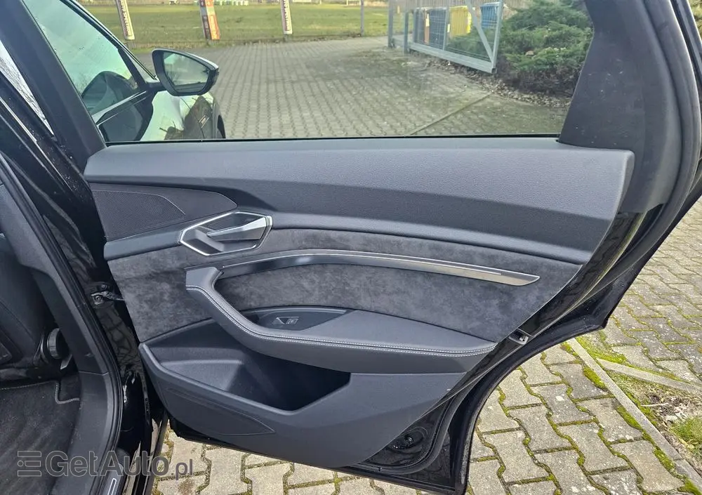 AUDI E-tron 50 Quattro