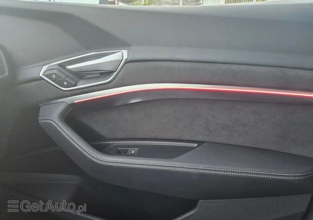 AUDI E-tron 50 Quattro