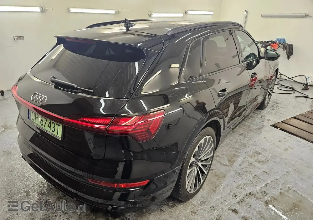 AUDI E-tron 50 Quattro