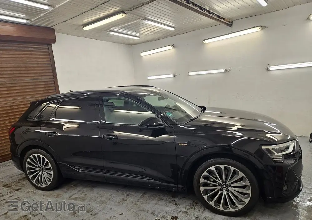 AUDI E-tron 50 Quattro