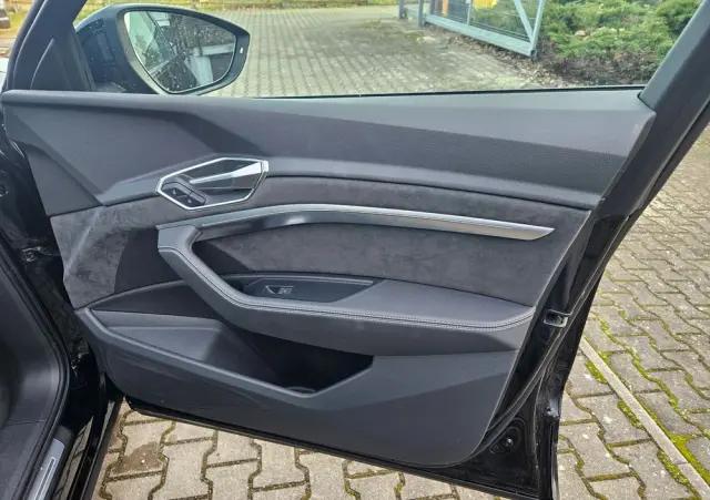 AUDI E-tron 50 Quattro