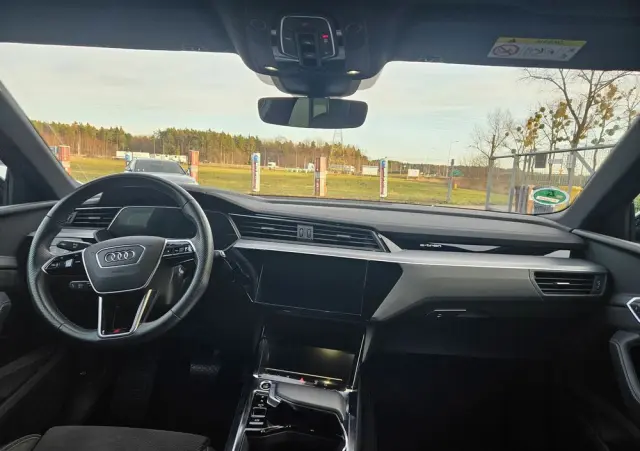 AUDI E-tron 50 Quattro
