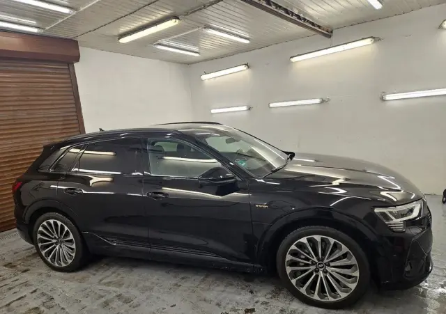 AUDI E-tron 50 Quattro