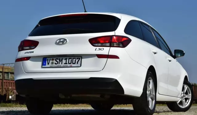 HYUNDAI I30 