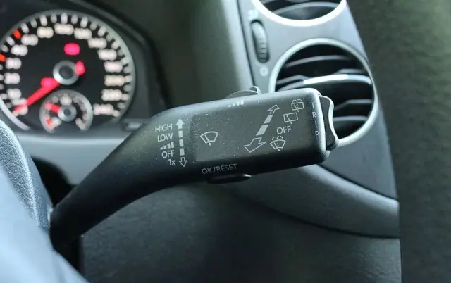 VOLKSWAGEN Golf Plus 1.6 Comfortline