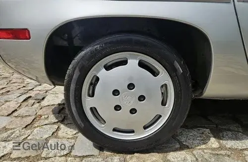 PORSCHE 928 