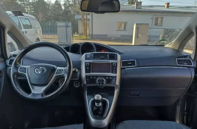 TOYOTA Verso 