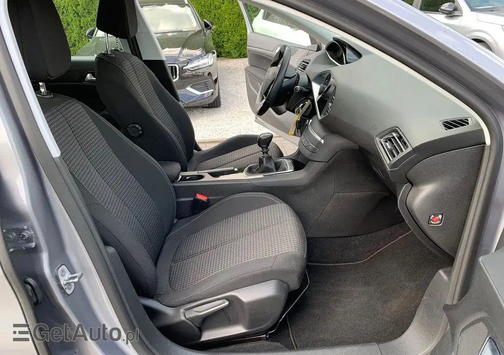 PEUGEOT 308 1.2 PureTech Business Line S&S